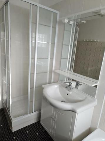 29530 Plonévez du Faou maison, véranda, calme, dépendances sous-sol Hangar sur 11 000 m²