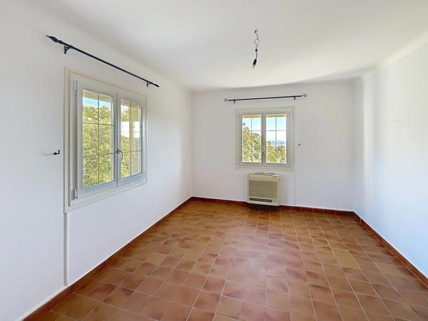 VILLA D'EXCEPTION DANS UN CADRE PRIVILIGIÉ, CÉRET