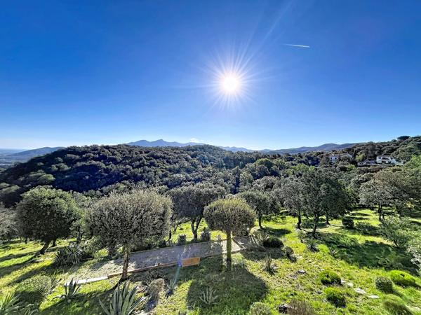VILLA D'EXCEPTION DANS UN CADRE PRIVILIGIÉ, CÉRET
