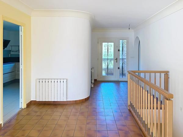 VILLA D'EXCEPTION DANS UN CADRE PRIVILIGIÉ, CÉRET