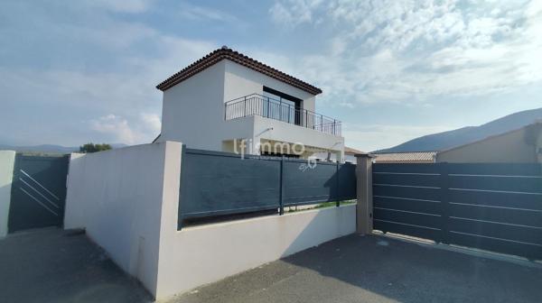 Villa contemporaine de 2022 avec 6 chambres, piscine et jardin clos