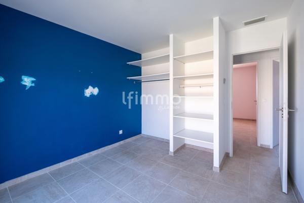 Villa contemporaine de 2022 avec 6 chambres, piscine et jardin clos