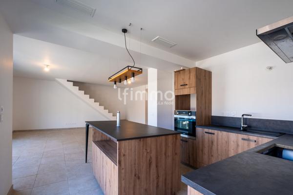 Villa contemporaine de 2022 avec 6 chambres, piscine et jardin clos