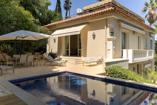 Cannes - Golfe-Juan - Villa belle époque vue mer avec rooftop