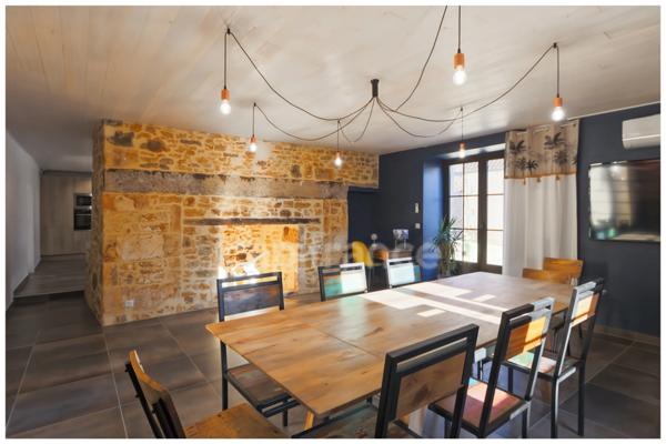 Maison de bourg avec piscine et jacuzzi – Saint-Martial-de-Nabirat (24250)