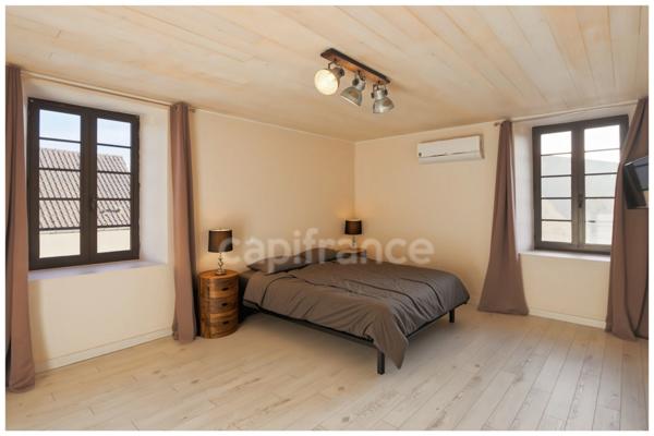 Maison de bourg avec piscine et jacuzzi – Saint-Martial-de-Nabirat (24250)