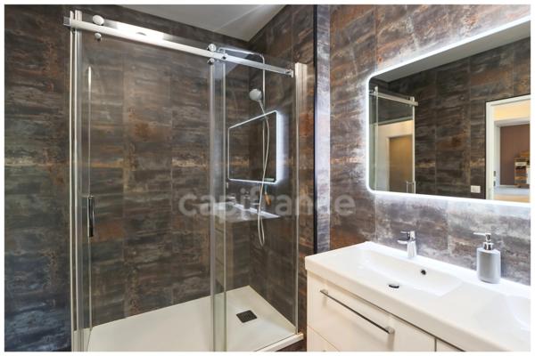 Maison de bourg avec piscine et jacuzzi – Saint-Martial-de-Nabirat (24250)