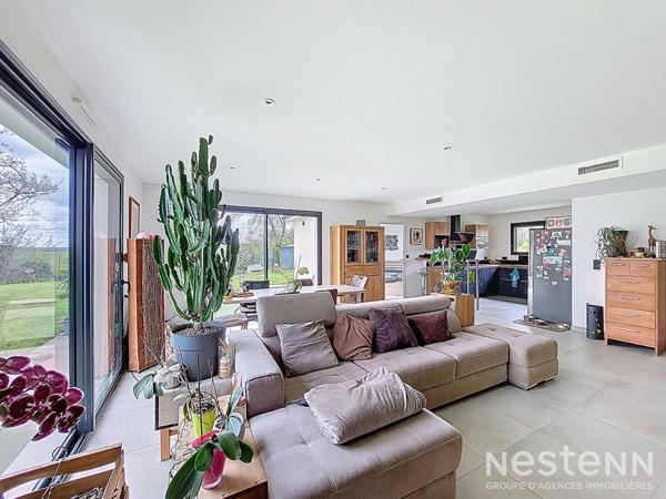 A Vendre Maison contemporaine de 2020 de plain-pied de 122 m² avec garage et jardin à Condom