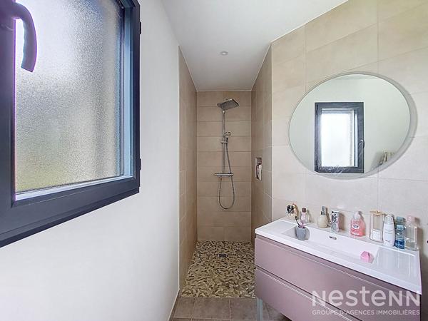 A Vendre Maison contemporaine de 2020 de plain-pied de 122 m² avec garage et jardin à Condom