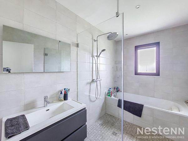 A Vendre Maison contemporaine de 2020 de plain-pied de 122 m² avec garage et jardin à Condom