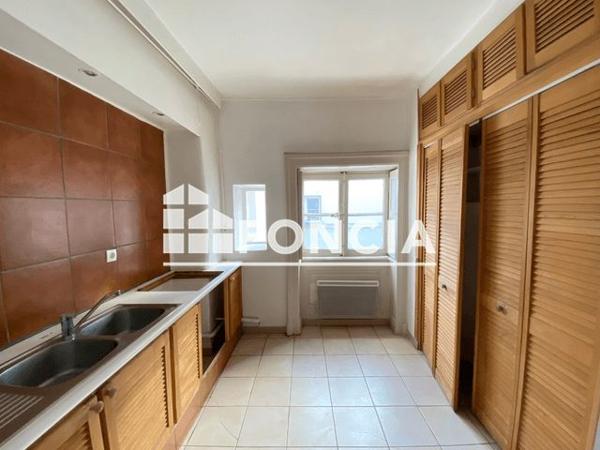 Location Appartement 3 pièces 76.43 m² - 3 RUE PLENEY Lyon 69001