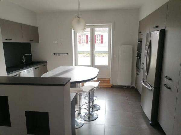 Vente                                                      Maison
                        
                     7 pièces                      164 m2                     à Clermont-Ferrand