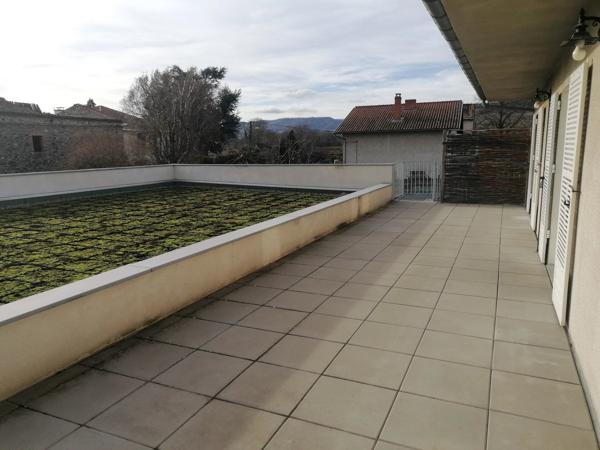 Vente                                                      Maison
                        
                     7 pièces                      164 m2                     à Clermont-Ferrand