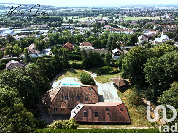 Maison à vendre 20 pièces 450 m² Gex