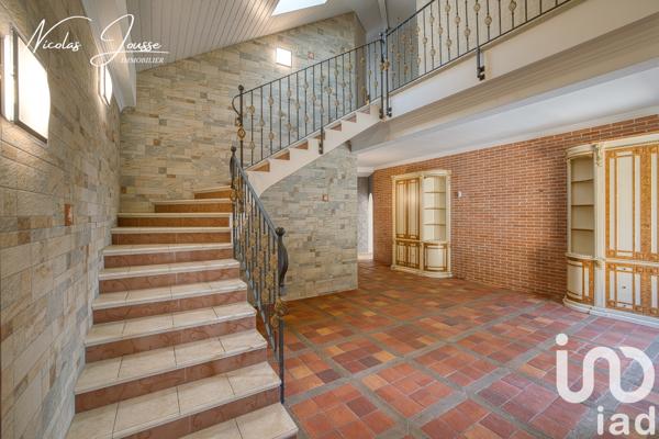 Maison à vendre 20 pièces 450 m² Gex