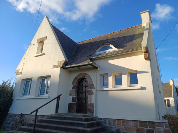 Plougasnou (29630) Plougasnou, le Diben, maison 4 chambres sur 670 m2 de terrain, sous sol total.