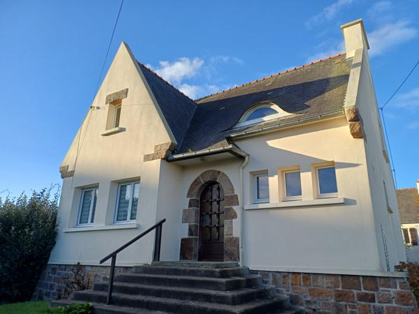 Plougasnou (29630) Plougasnou, le Diben, maison 4 chambres sur 670 m2 de terrain, sous sol total.