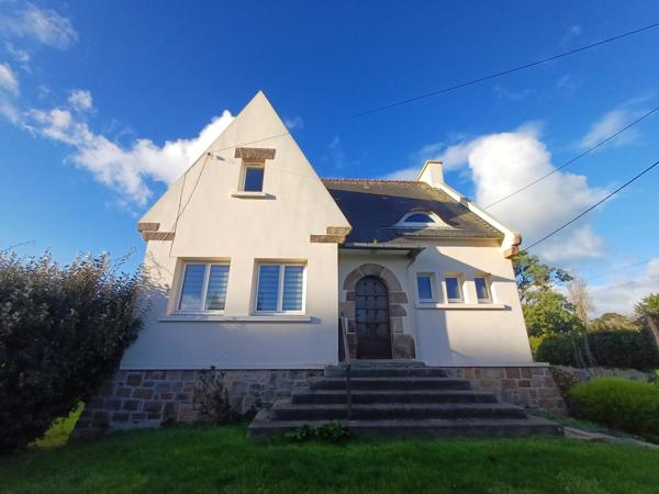 Plougasnou (29630) Plougasnou, le Diben, maison 4 chambres sur 670 m2 de terrain, sous sol total.