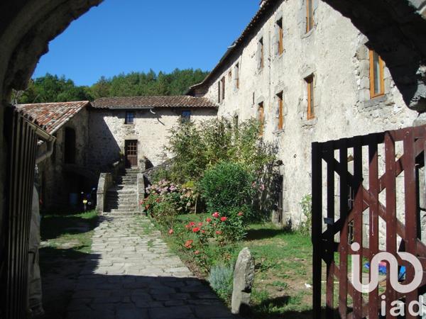 Domaine 20 pièces de 600 m² à Jaujac (07380)