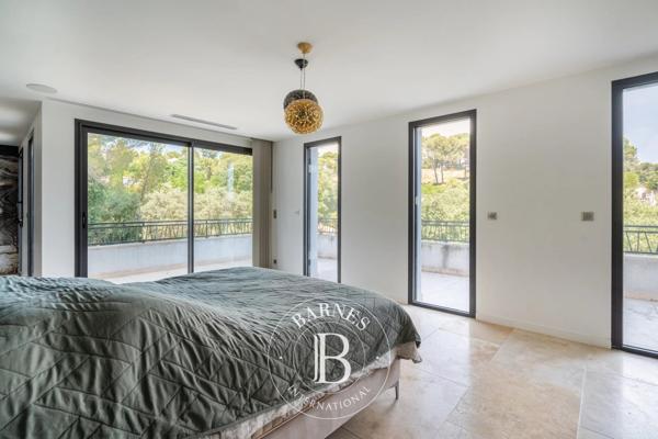 Marseille 11ème, Maison 4 Chambres -  335 m² à vendre