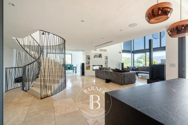 Marseille 11ème, Maison 4 Chambres -  335 m² à vendre