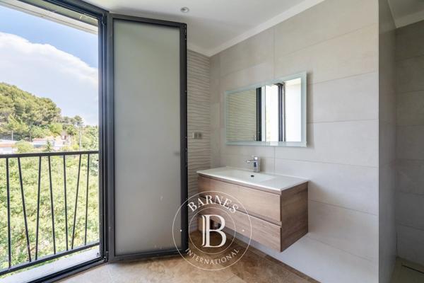 Marseille 11ème, Maison 4 Chambres -  335 m² à vendre