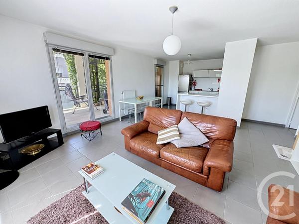 Appartement F3 à vendre  3 pièces - 68,41 m 2   LYON  - 69008