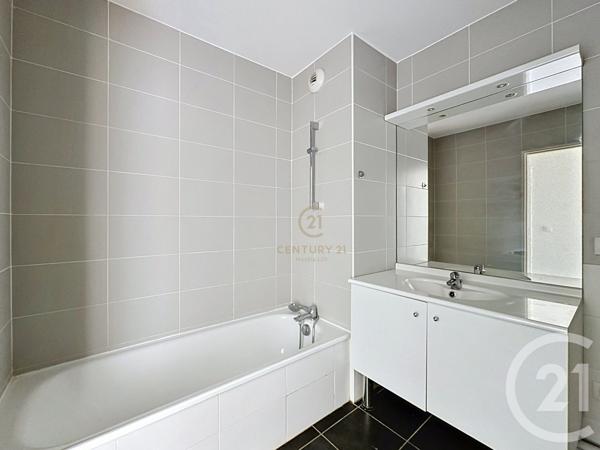 Appartement F3 à vendre  3 pièces - 68,41 m 2   LYON  - 69008