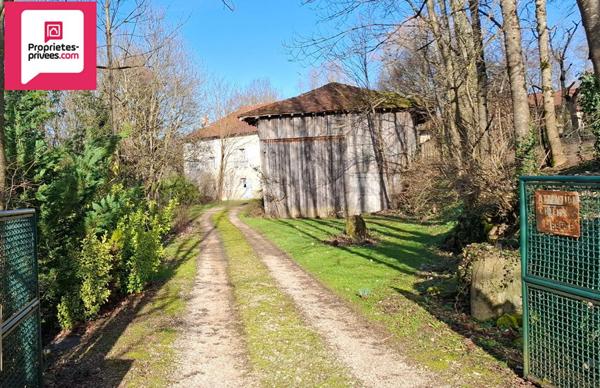 Moulin sur 2,4 hectares à Saint Amour
