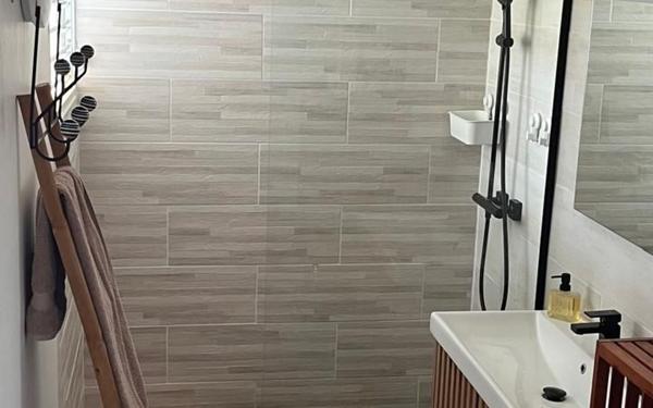 Appartement à vendre    2 pièces • 54 m2 Le Gosier