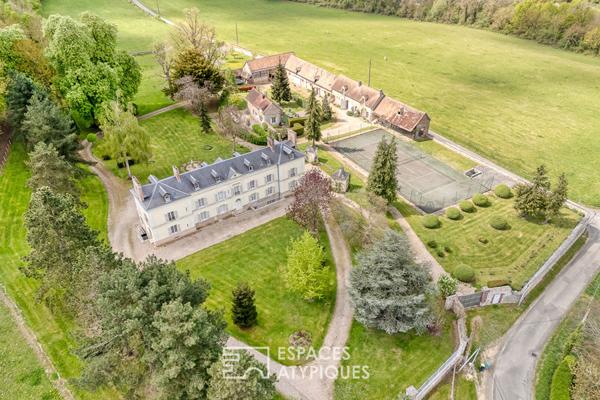 Manoir du XVIème siècle et ses dépendances dans un parc de 10 hectares