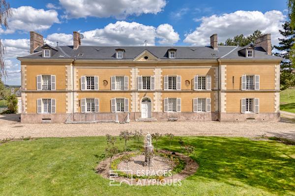 Manoir du XVIème siècle et ses dépendances dans un parc de 10 hectares