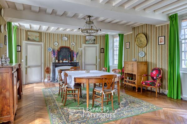 Manoir du XVIème siècle et ses dépendances dans un parc de 10 hectares