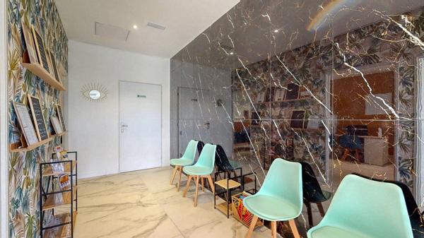 À louer Local/Bureau/Cabinet meublé, équipé dans centre paramédical allées de l'Europe à JUVIGNAC (34)