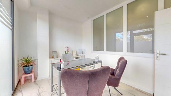 À louer Local/Bureau/Cabinet meublé, équipé dans centre paramédical allées de l'Europe à JUVIGNAC (34)