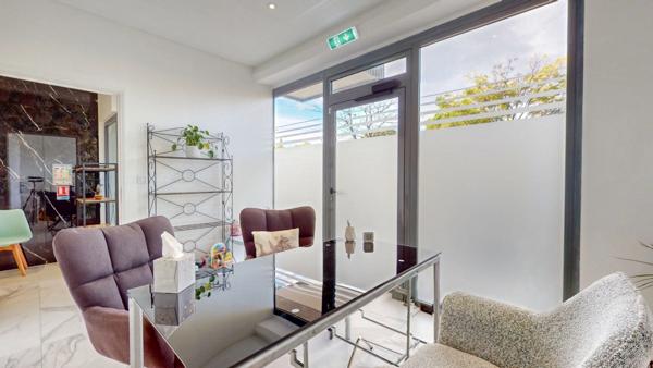 À louer Local/Bureau/Cabinet meublé, équipé dans centre paramédical allées de l'Europe à JUVIGNAC (34)