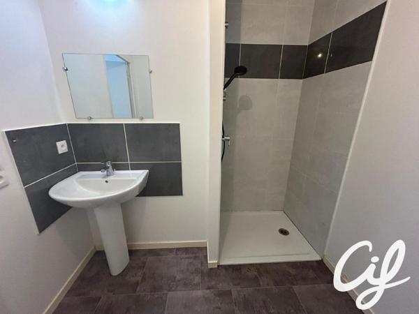 Appartement T2 NANTES La route de Sainte-Luce - 41.7 m2  150 500 Euros