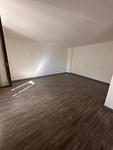 JOLI T2 SPACIEUX ET LUMINEUX AVEC PARKING A PROXIMITE