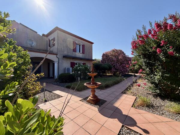 Maison avec jardin et piscine pool house et garage