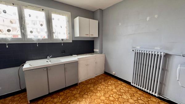 TROIS PIECES LE PERREUX SUR MARNE avec cave et box