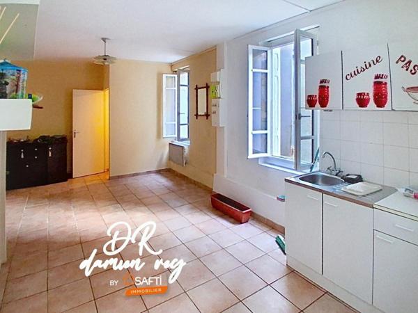 Maison de ville en pierre, 50m² habitables, idéal petit budget