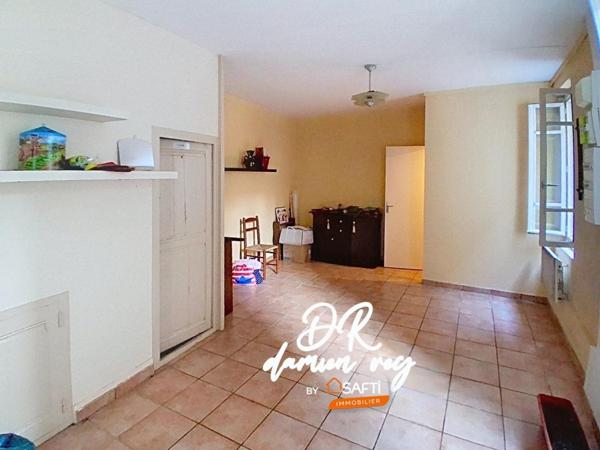 Maison de ville en pierre, 50m² habitables, idéal petit budget