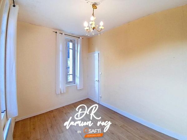 Maison de ville en pierre, 50m² habitables, idéal petit budget