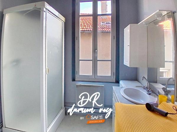 Maison de ville en pierre, 50m² habitables, idéal petit budget