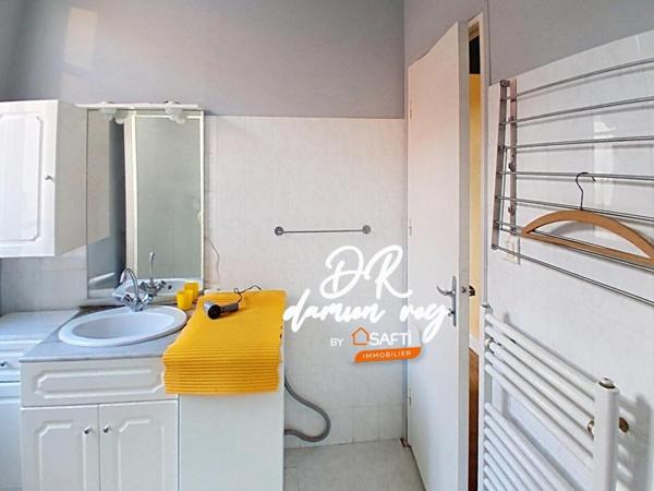 Maison de ville en pierre, 50m² habitables, idéal petit budget