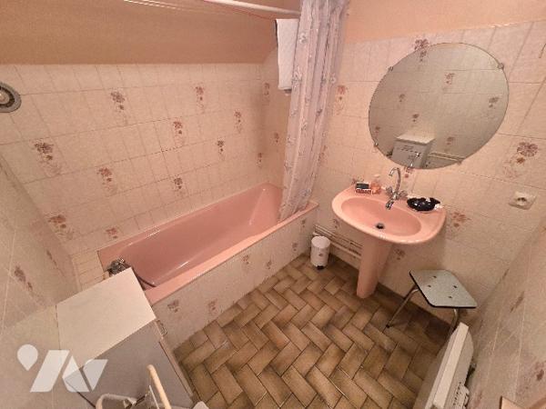 Pavillon individuel, 4 chambres, à rafraichir - TOUL Vouachalons