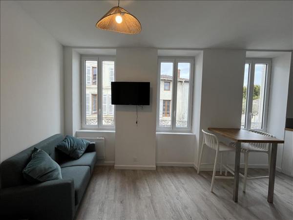 Appartement à louer |  ST JEAN D ANGELY |  2 pièces | 20 m²