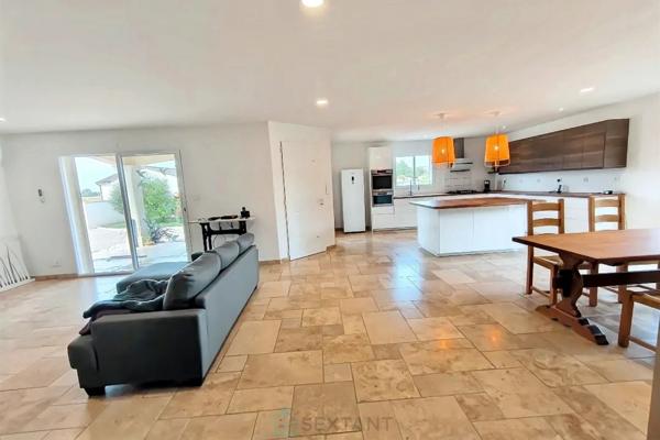 A  L'Est de BERGERAC, MAISON DE 2021 AVEC DOUBLE GARAGE ET GRAND JARDIN