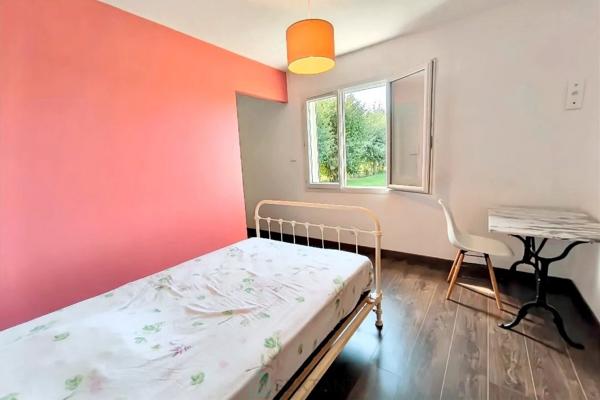 A  L'Est de BERGERAC, MAISON DE 2021 AVEC DOUBLE GARAGE ET GRAND JARDIN