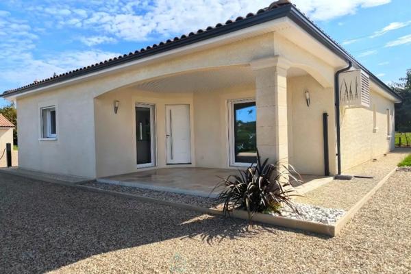 A  L'Est de BERGERAC, MAISON DE 2021 AVEC DOUBLE GARAGE ET GRAND JARDIN